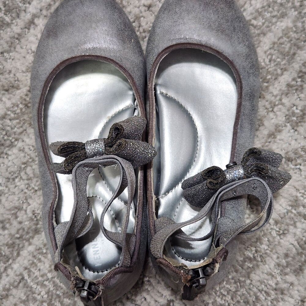 Kenneth Cole little girl's ballet flats with bow silver size 13 - Picture 9 of 10